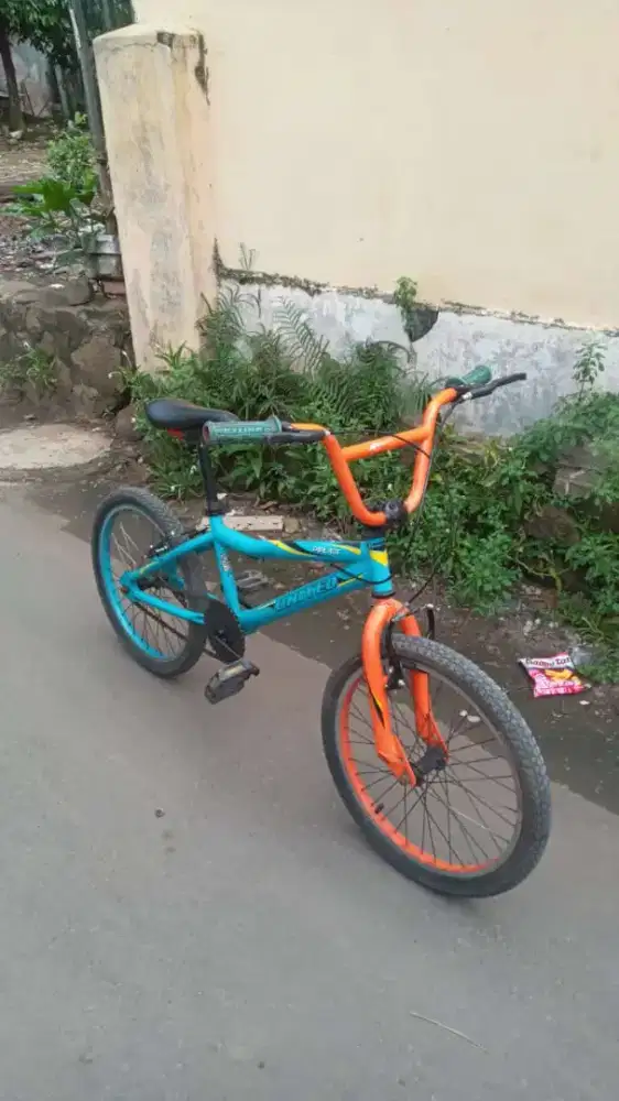 Sepeda Bmx united 20