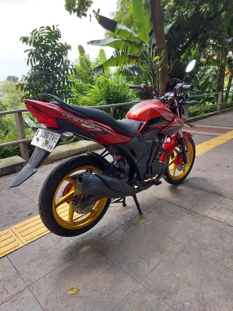 DIJUAL CASH HONDA VERZA 150 THN 2013 PAJAK IDUP SIAP PAKAI