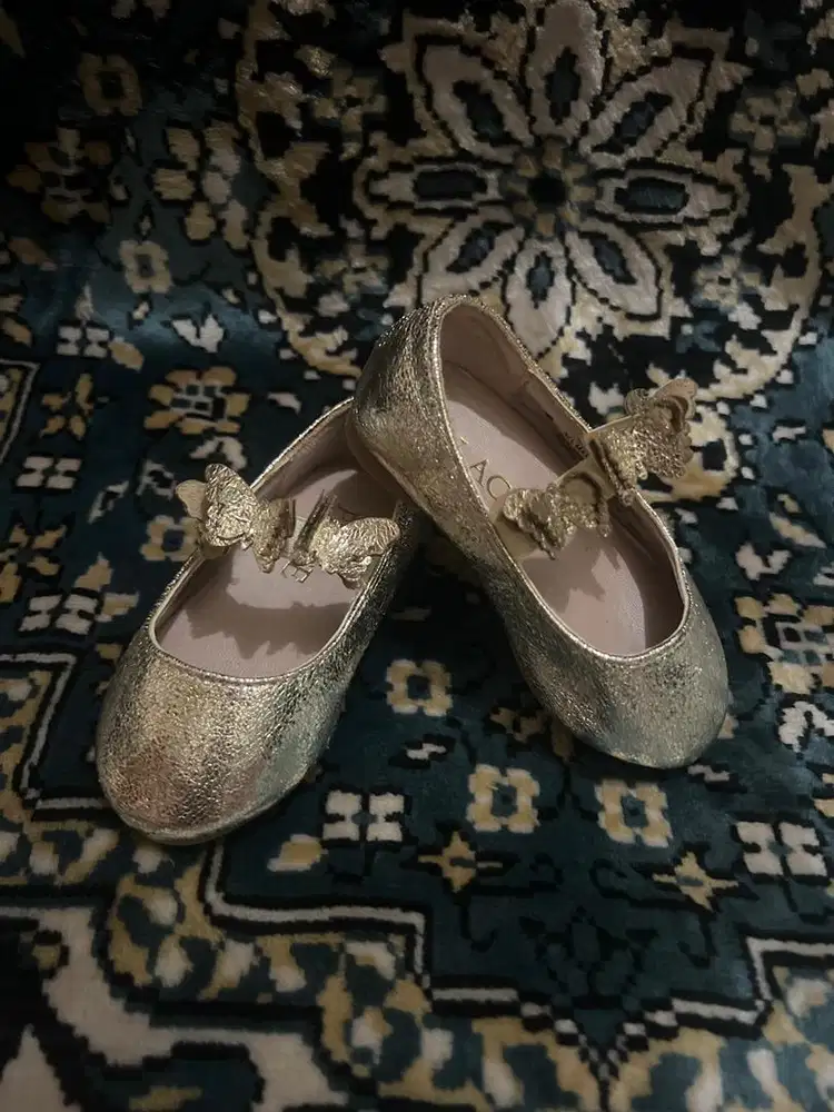 The Children's Place Size 4