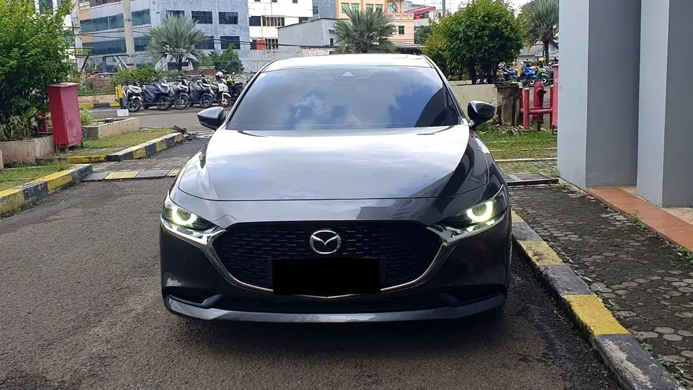 Mazda 3 Mazda3 Sedan 2.0 Skyactiv Sunroof AT Abu 2023 Like New Low Km