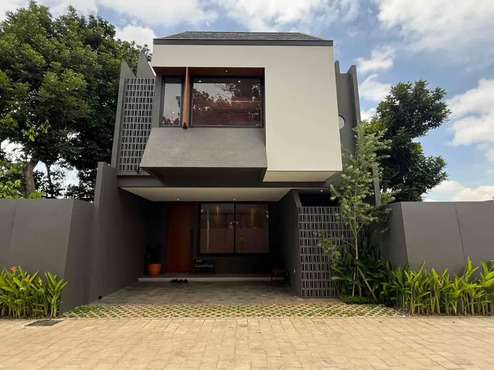 Rumah Siap Huni Compact Modern Living 2 Lantai + Split Level di Ciputat, Tangerang Selatan