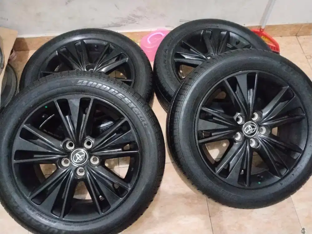 Jual velg ori venturer ring17+ban bridsngtone tranza90% thun 2024 rata