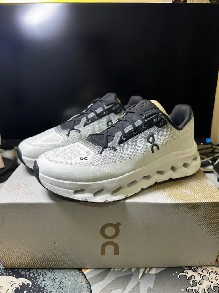 On Cloud Cloudtilt Ivory BNIB 9.5 10.5 Original