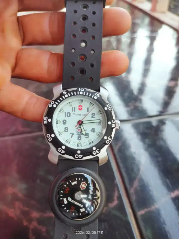 VICTORINOX SWISS ARMY 4.562 Military Watch with Compass ORIGINAL