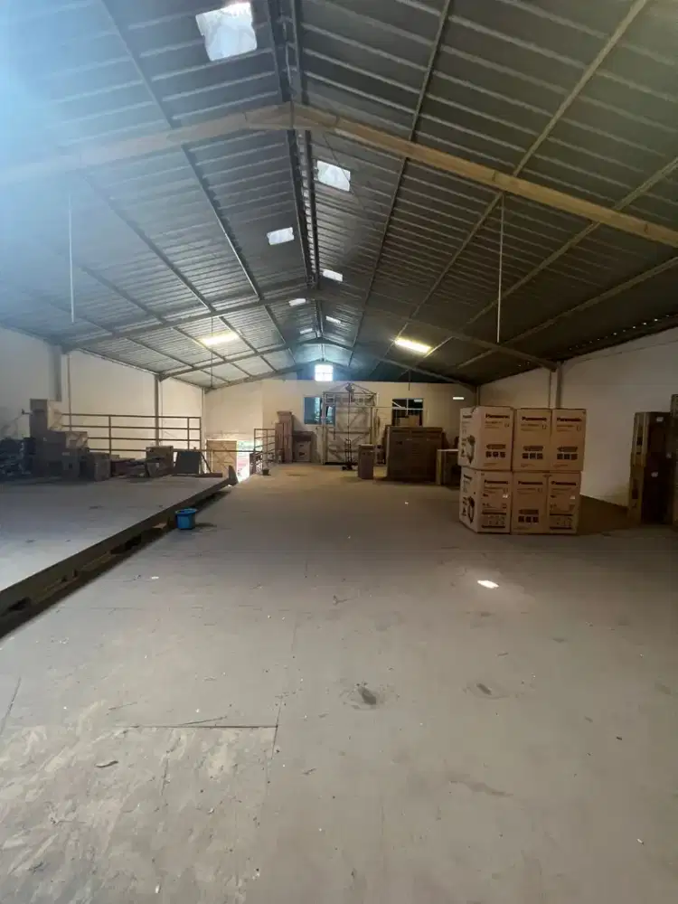 DI JUAL/SEWAKAN GUDANG DI PURI ANJASMORO - SEMARANG BARAT