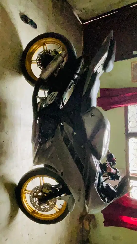 Yamaha R15 V2 tahun 2017