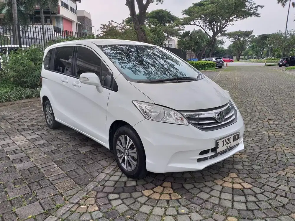 [LOW KM ANTIK] Honda Freed SD AT 2013