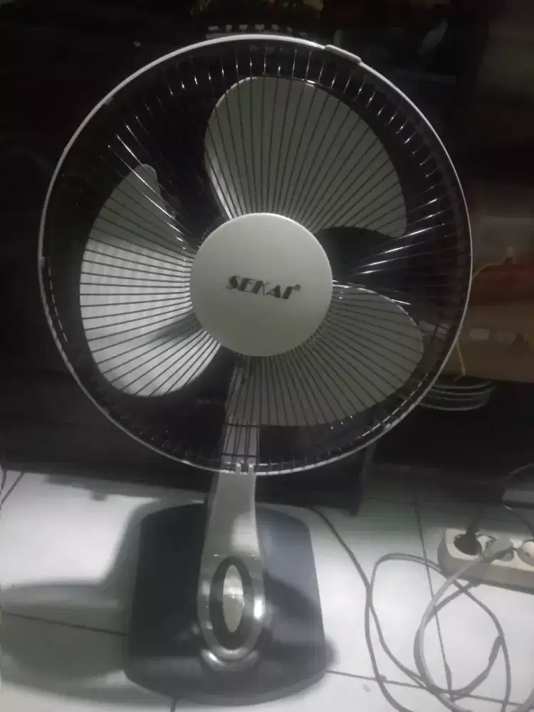 Kipas angin duduk sekai