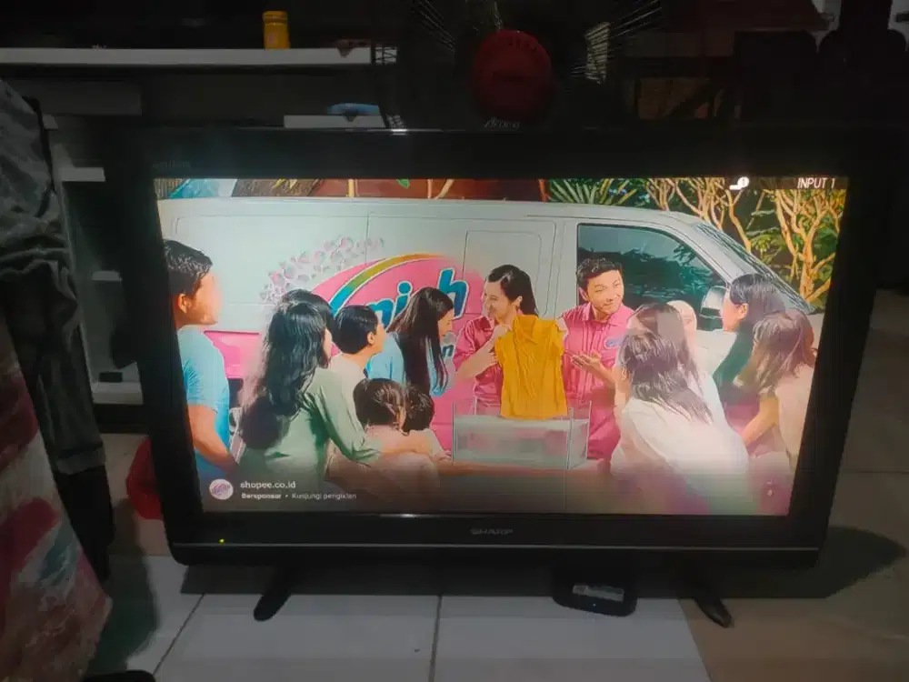 Sharp Aquos 32 INCHI