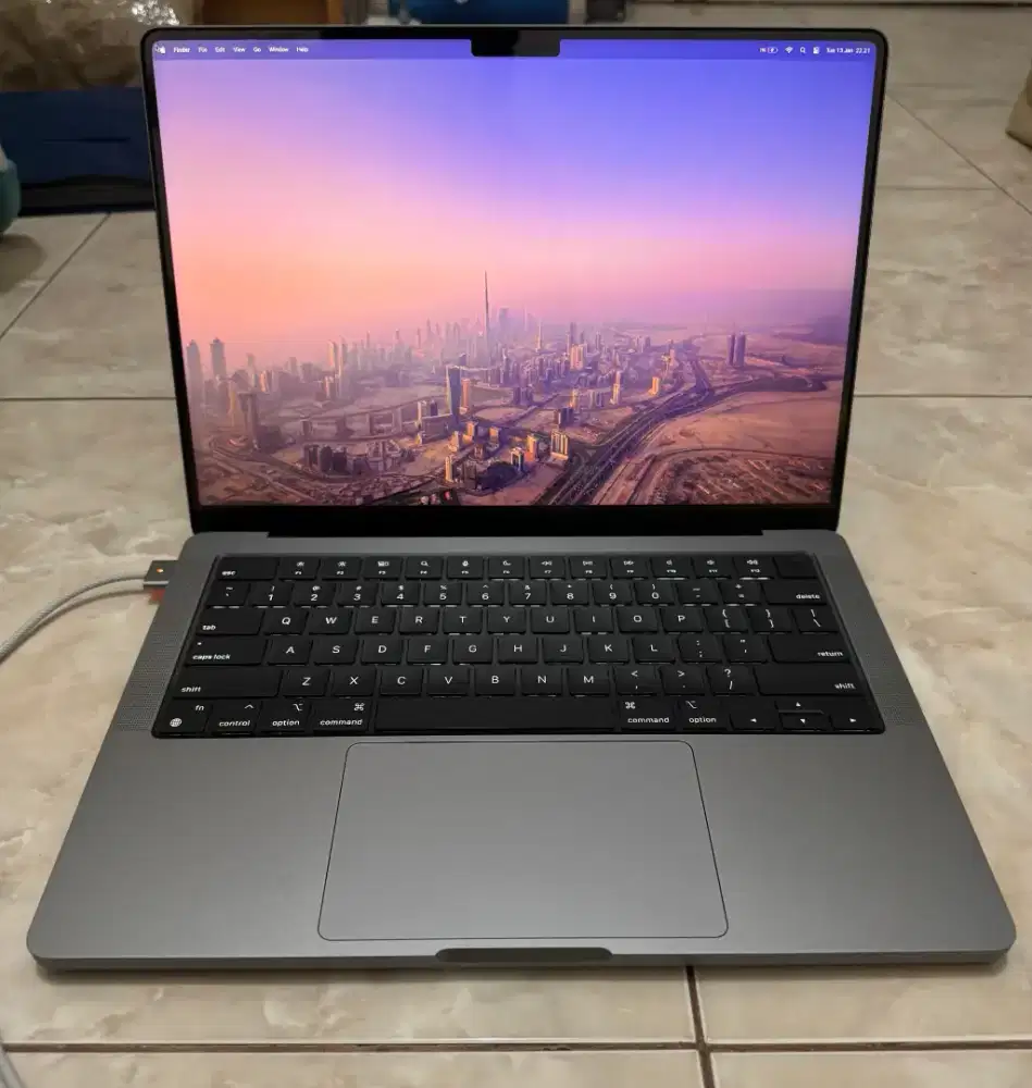 MacBook Pro M2 Pro 16 GB/1 TB 14.2 Inch CC 5x Fullset Garansi Resmi