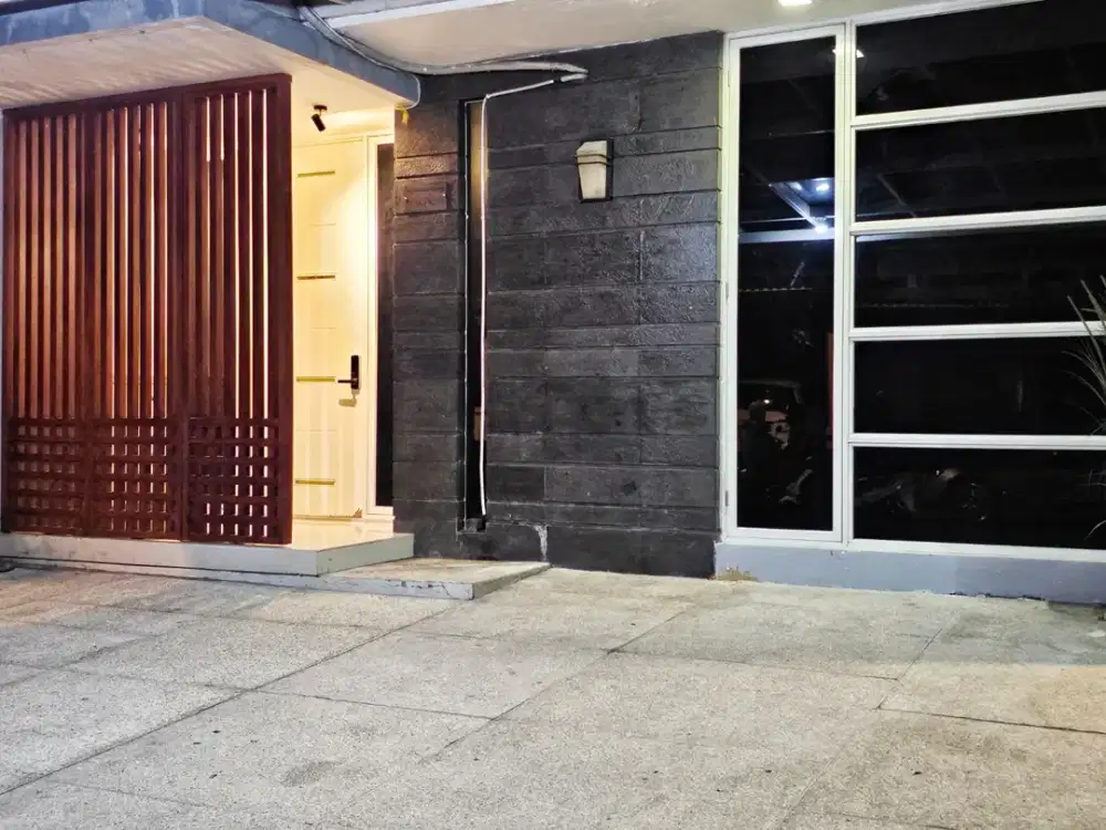 Rumah pakuwon indah di sewakan