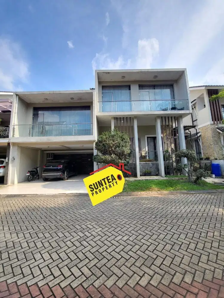 HOT SALE!!!RUMAH MEWAH SIAP HUNI LOKASI STRATEGIS MURAH NYAMAN & AMAN