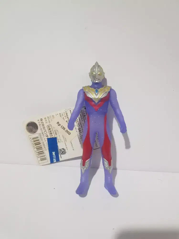 Bandai ultraman max figure