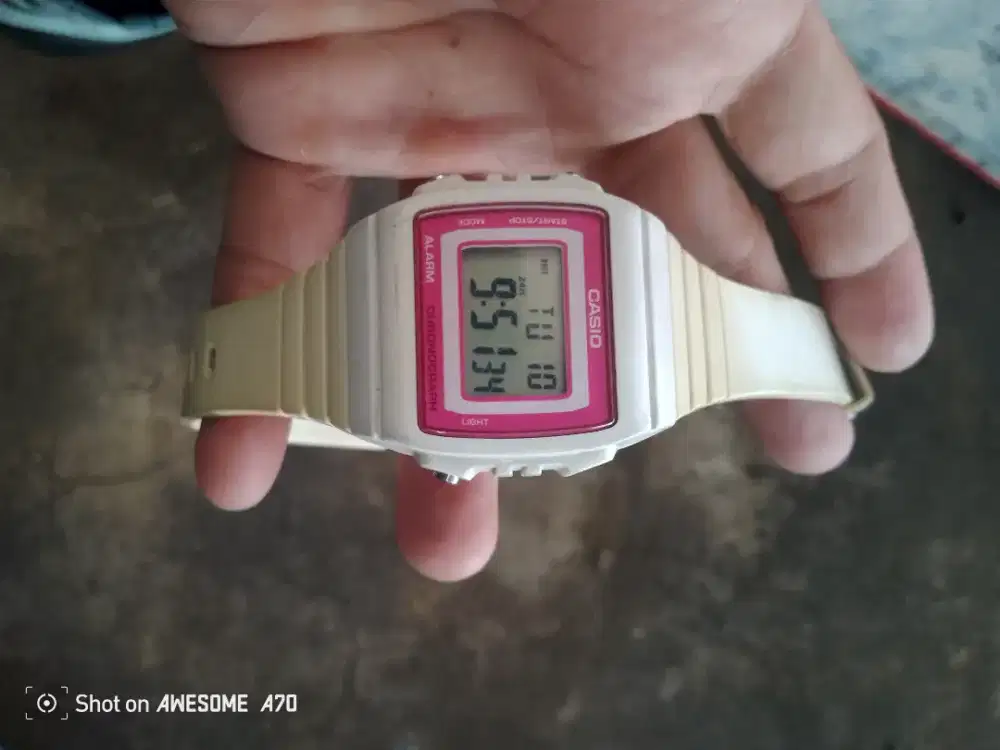 Jam Casio W 215H