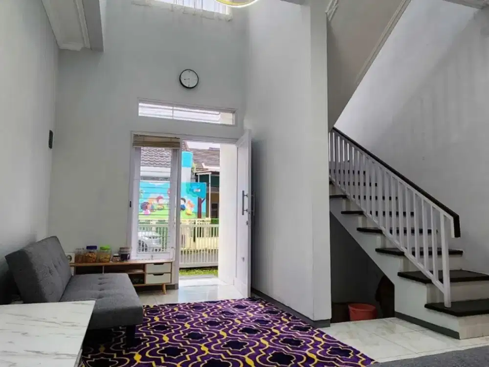 Rumah 2 Lantai Perum Saxophone Suhat