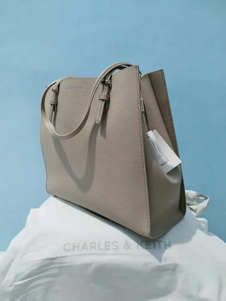 JUAL Charles & Keith