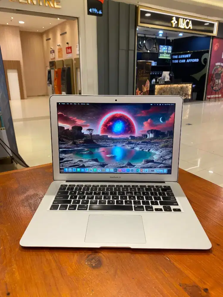 Macbook Air 13 inch , 2015