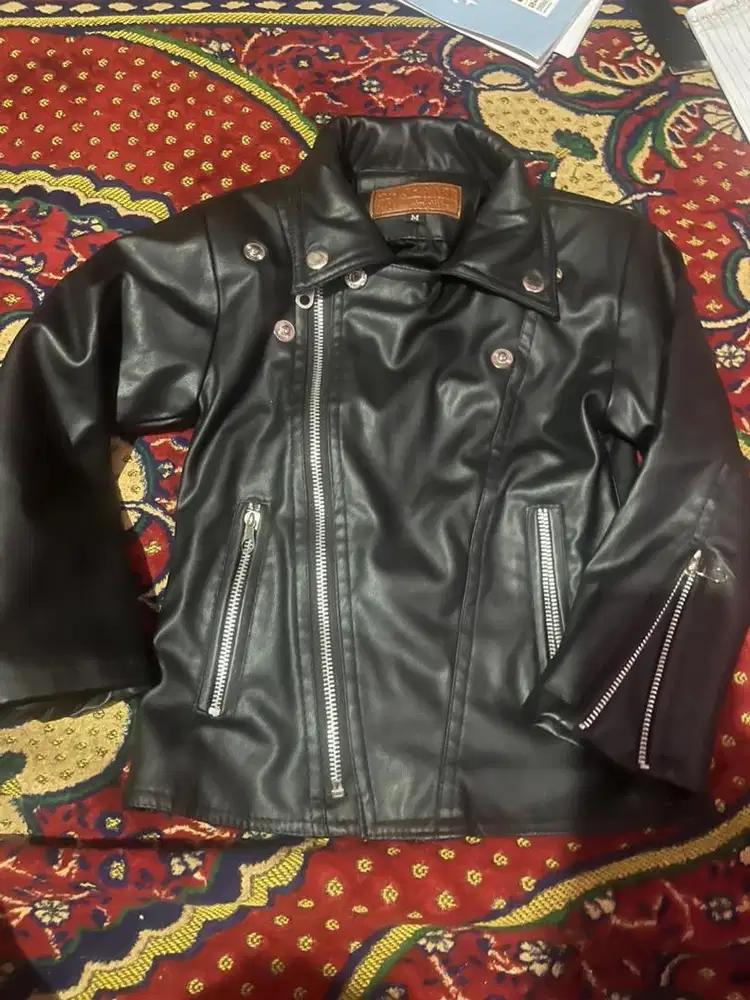 Jacket kulit anak, kondisi masih like a new, produk import