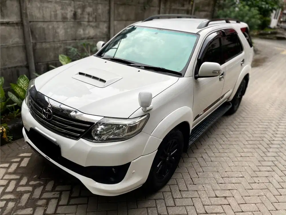 TOYOTA FORTUNER 2.5 G VNT TRD AT DIESEL 2012 PUTIH