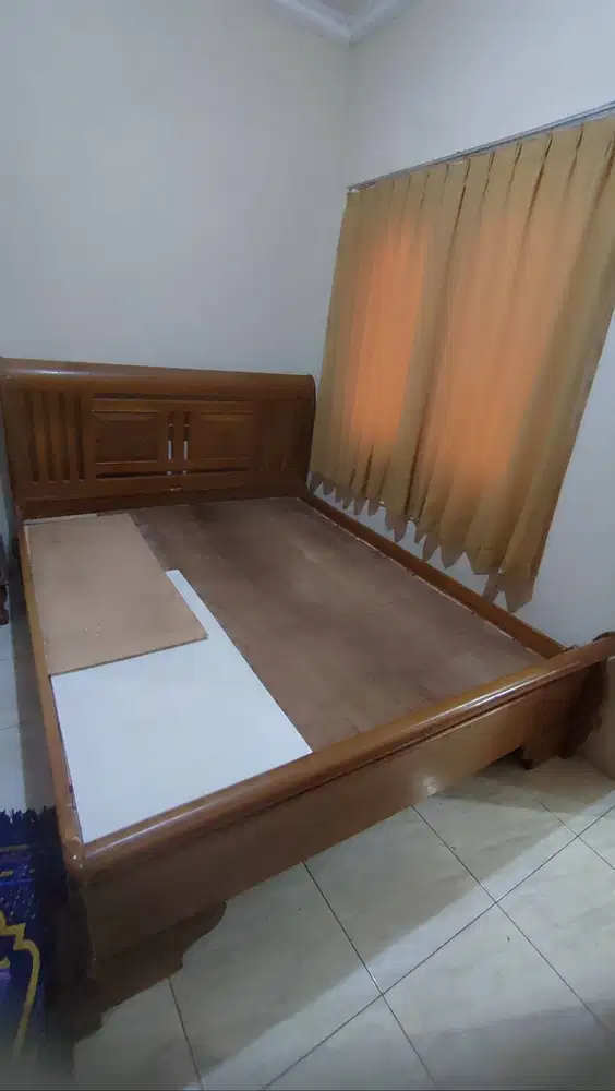 Dipan Kayu 160 x 200