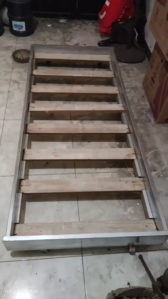 Kasur dipan masih layak pakai