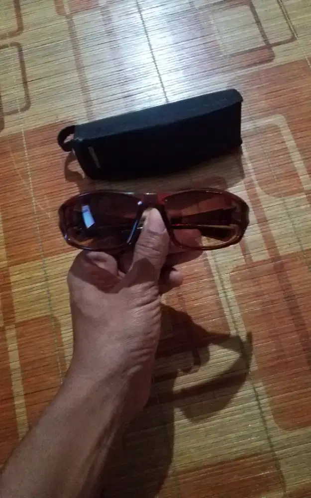 kacamata nike made in usa dan kotak kacamata rudy project