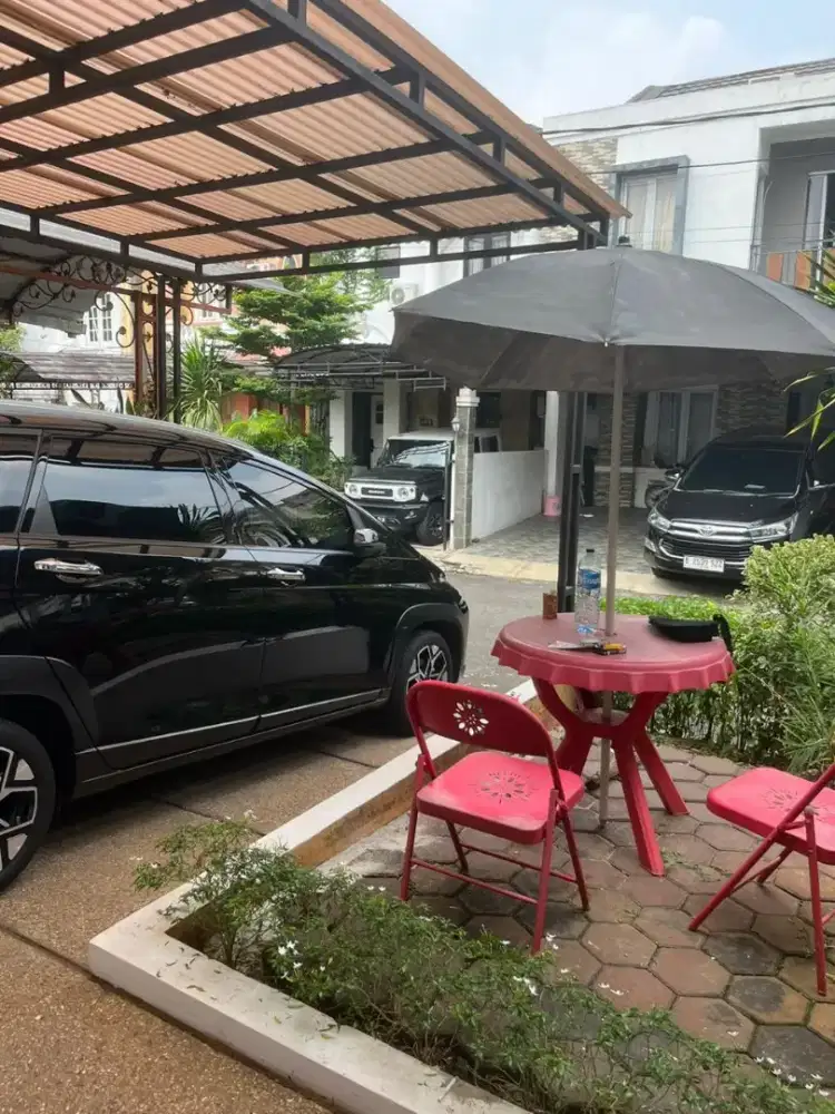 Di sewakan rumah cantik  full furnish . Raffles Hill Cibubur.