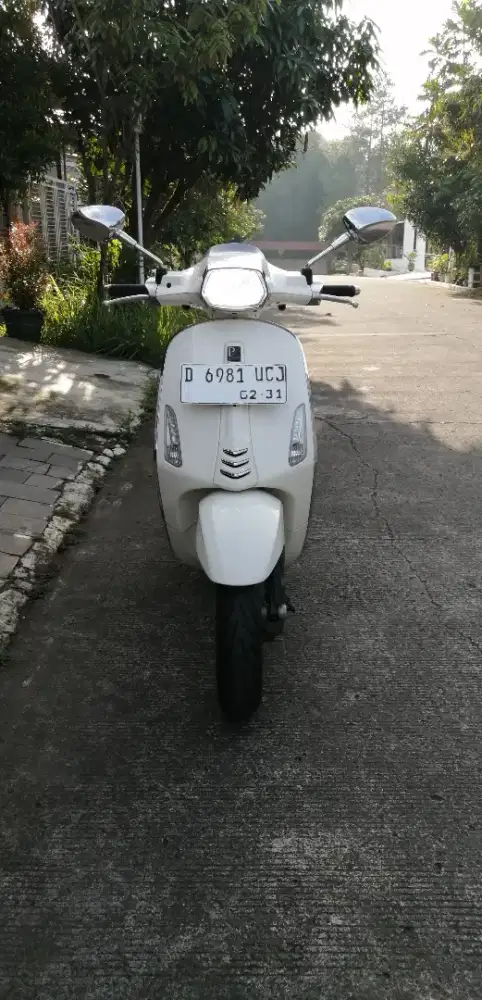 Vespa Sprint 150 3V IE Thn 2015 wrna Putih, Stnk, Bpkb, Faktur Lngkap