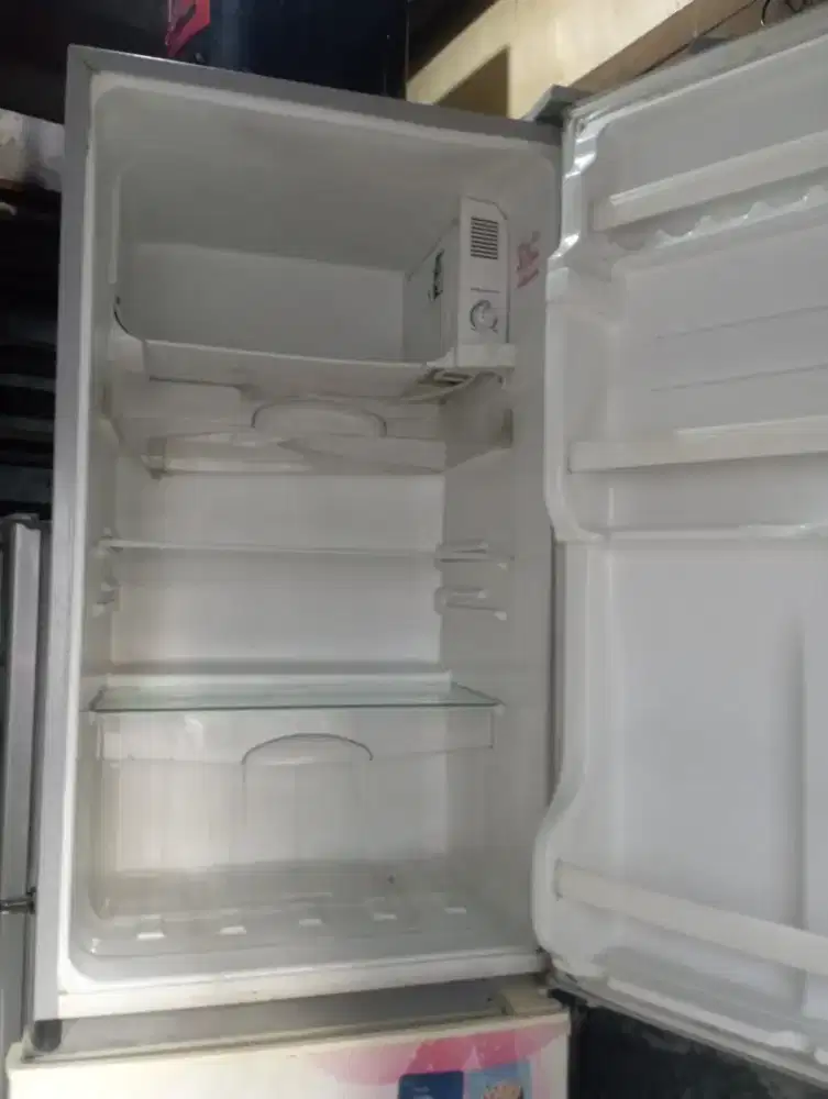 kulkas 1 pintu merek sharp normal minat wa