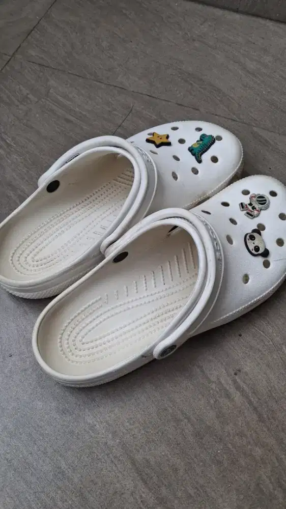 Sendal crocs putih