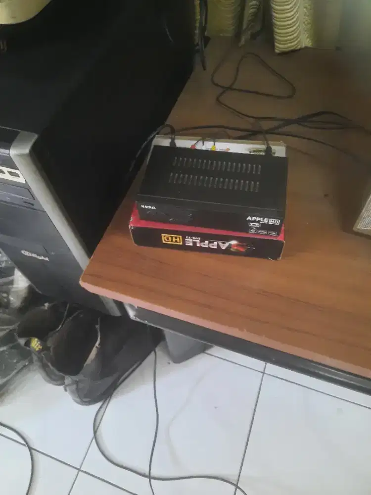 Dijual cepat satebox merek matrik dan madih bagus dan berfungsi semua