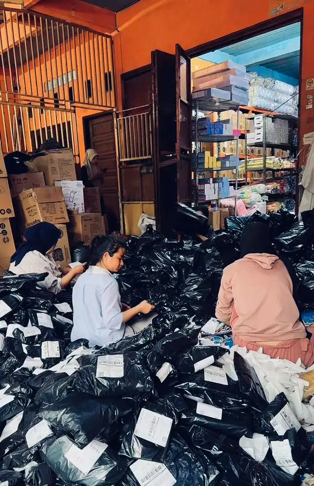 DICARI PACKER PRIA UNTUK PERLENGKAPAN BAYI