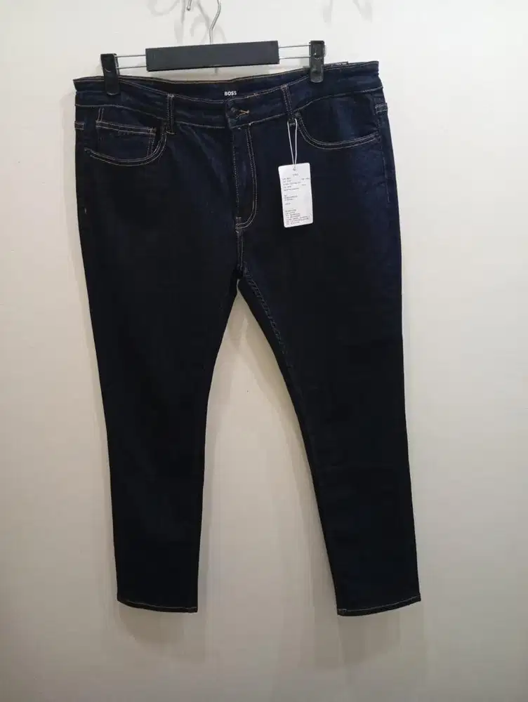 HUGO BOSS INDIGO DENIM JEANS