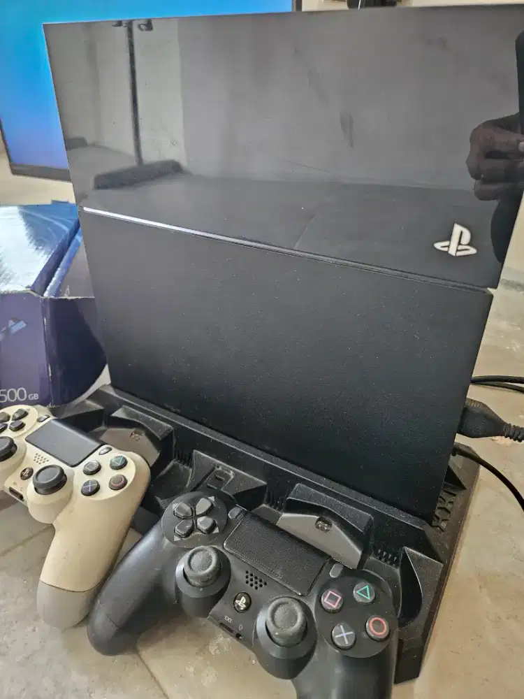 PS 4 FAT CUH 500 GB Original Bisa Main Online