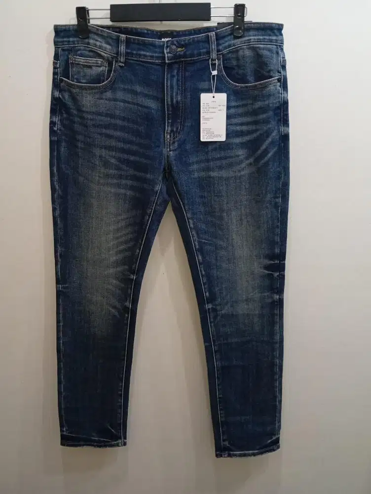 HUGO BOSS BLUE DENIM JEANS