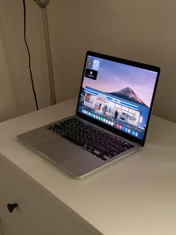 MacBook Pro 2020 M1 13 inch 8/256