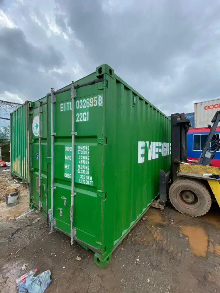 Ready Dry container 20 Ft Evergreen