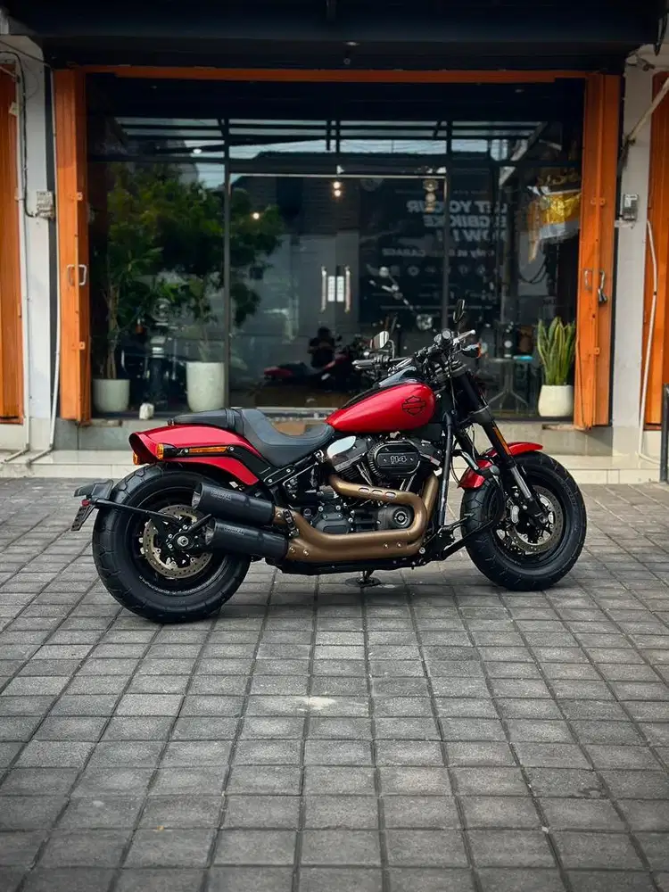 H-D Softail Fatbob 114Ci Full Paper ATPM like new low odo acc ++ mulus