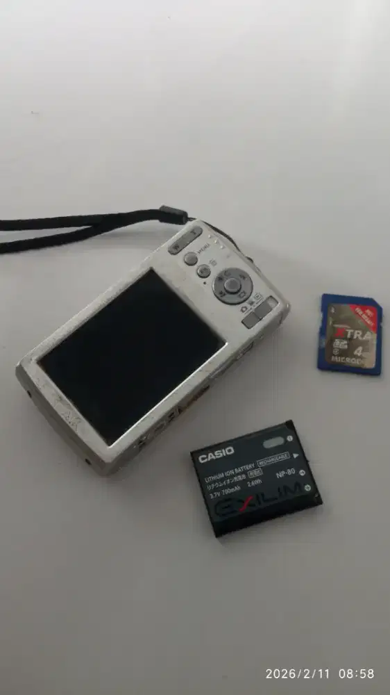 Kamera digital Casio qv R100