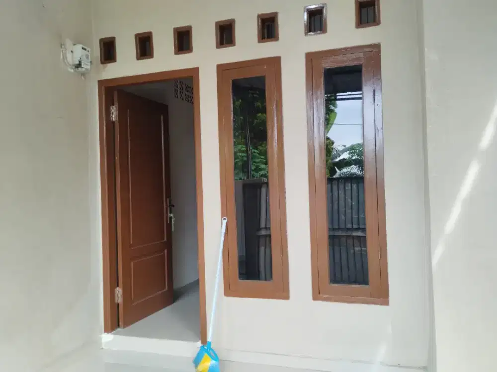 Rumah di kontrakan 2 lantai perumahan bumi ciluar indah