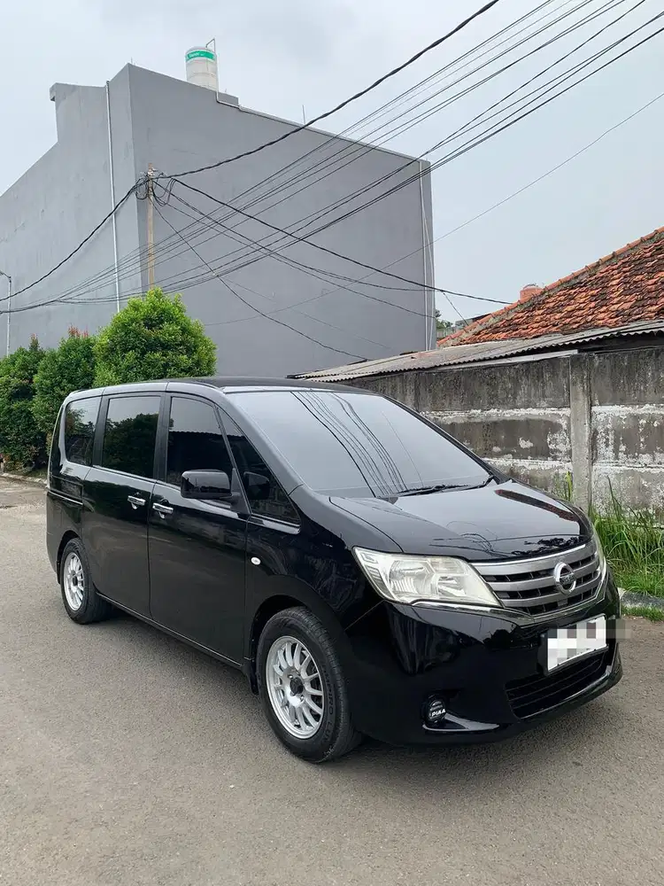 Dijual! Nissan serena X matic 2013 siap pakai