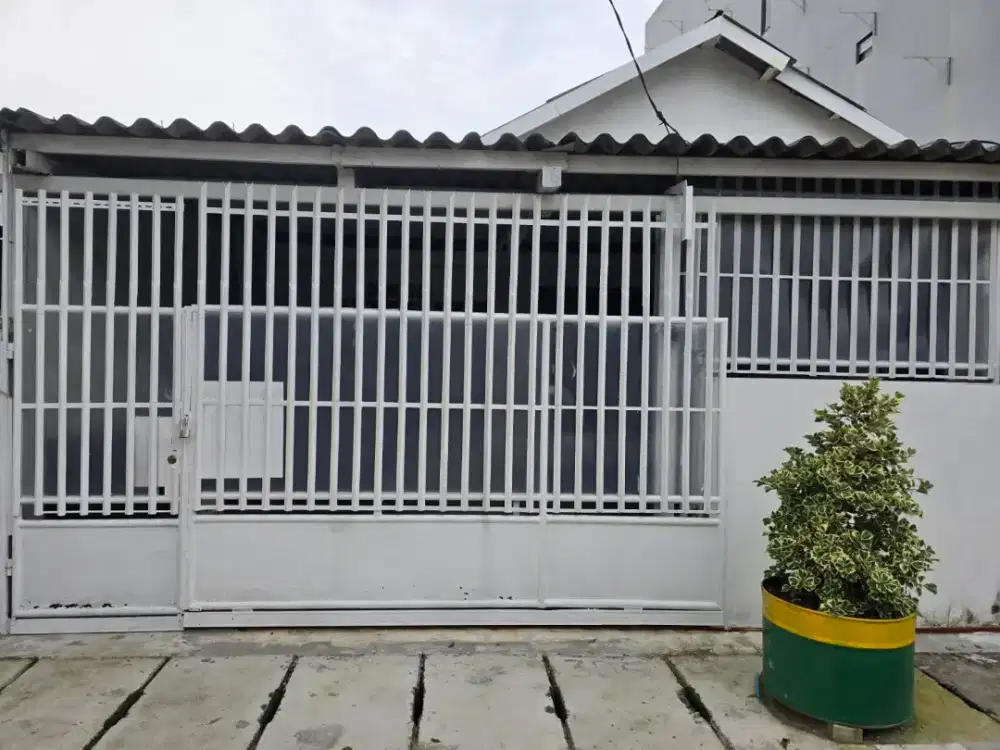 DI SEWAKAN RUMAH SIAP HUNI LOKASI STRATEGIS