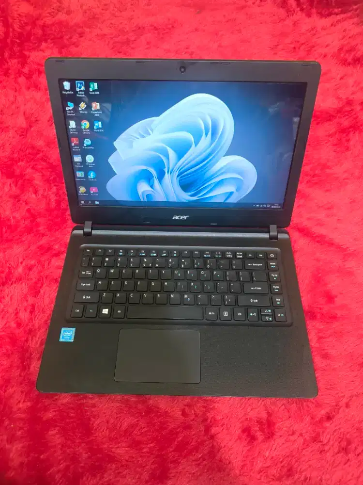 Dijual laptop acer aspire es1-432 slim,kencang.intel celeron,ram 8 gb