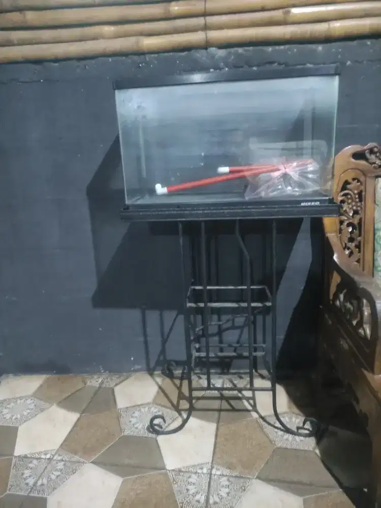 Akuarium depan tanpa sambungan