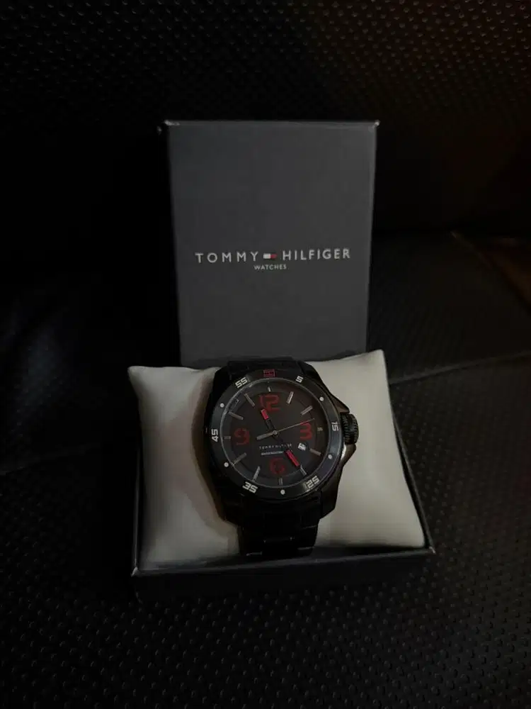 Jam tangan pria Tommy Hilfiger