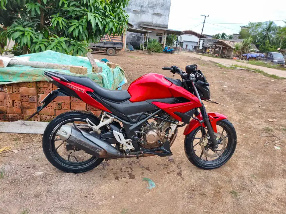 Honda CB150R streetfighter