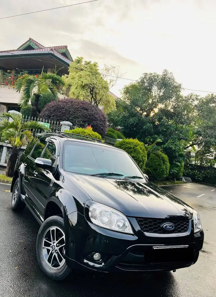 Ford Escape Limited Sunroof Type Tertinggi Tgn1 Siap Pakai