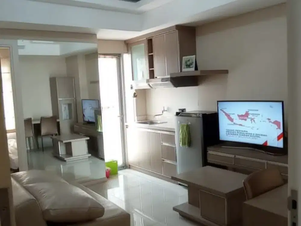 ready disewakan apartemen green lake sunter,tipe 2bedrooms full furnished,view laut priok,hadap utara,5 juta/bulan