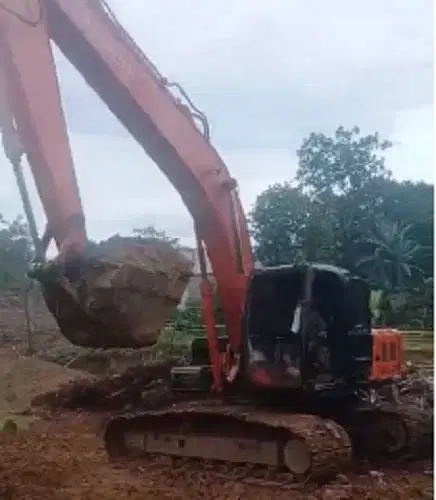 Dijual Excavator Hitachi EX200-5 Tahun 2000