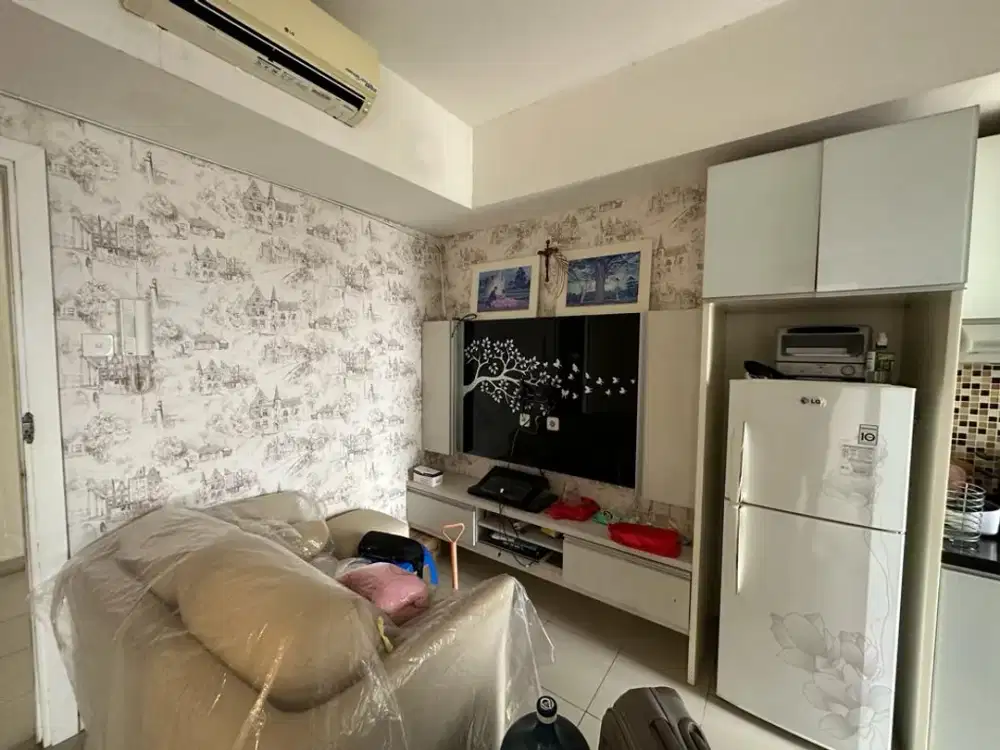 ready disewakan apartemen green lake sunter,tipe 2bedrooms full furnished,view laut priok,hadap utara,AC 3 dan waterheater,15 juta/3bulan